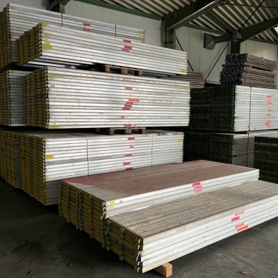 stor mängd begagnade plattformar i aluminium 3m