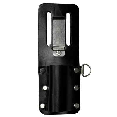 Stilrent produktbillede af holder til vaterpas/skraldenøgle med ProClip, udviklet til funktion, holdbarhed og brugervenlighed.