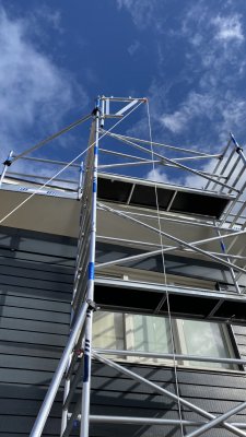 Stilladskonsol til solpanel