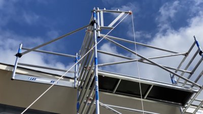 Stilladskonsol til solpanel