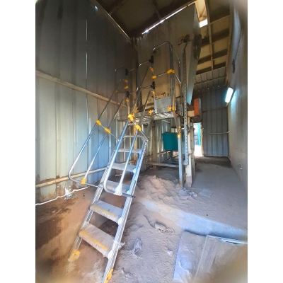 Industriplatform til tank og silo