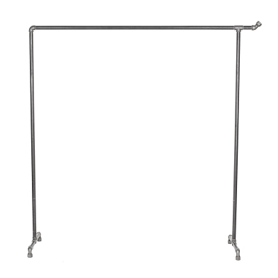 Klädställning i stålgrå gjord i metall för kläder