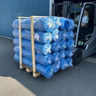 Pall med ställningsväv/sommarväv med 20 rullar blå väv