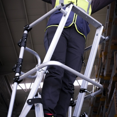 Platformsstige med hjul Nova