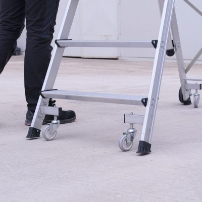 Platformsstige med hjul Nova
