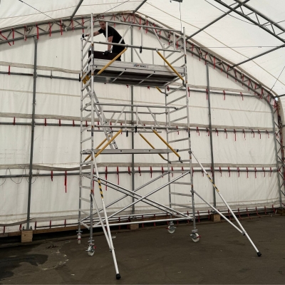 rullställning bred 6m silvrig och gul