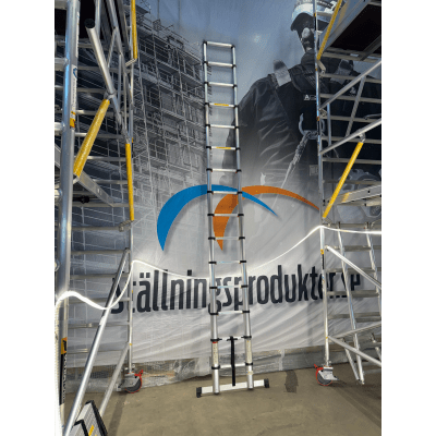 Teleskopstege 2,9m för trånga utrymmen.