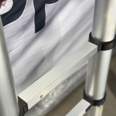 Teleskopstege 2,9m för trånga utrymmen.