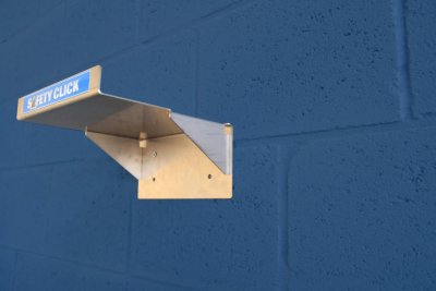 Väggfäste för stege