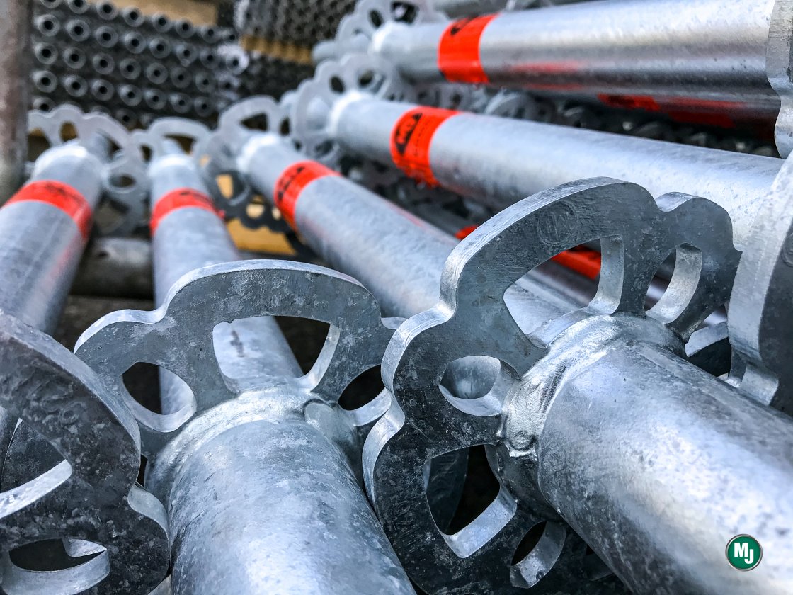 Galvaniserade spiror till modulställning i stål från MJ Gerüst, visar detalj på modulkrans